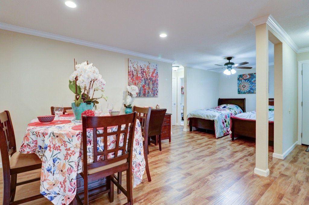 1546 Maurice Lane-18