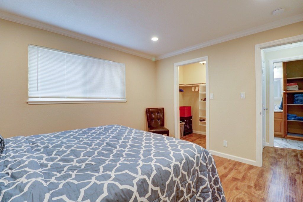 1546 Maurice Lane-26