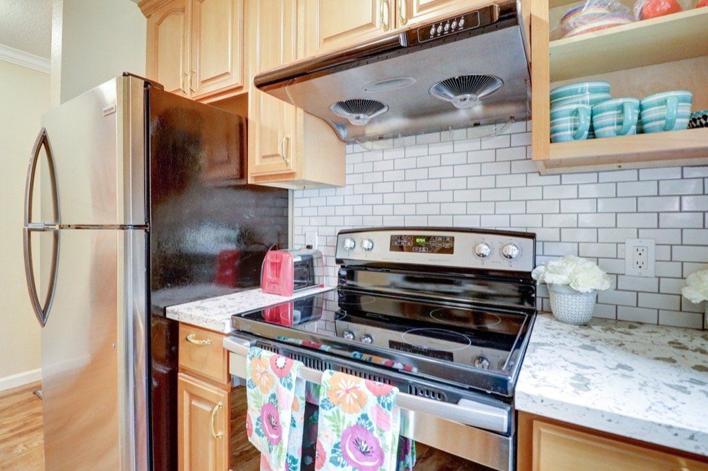 1546 Maurice Lane-30