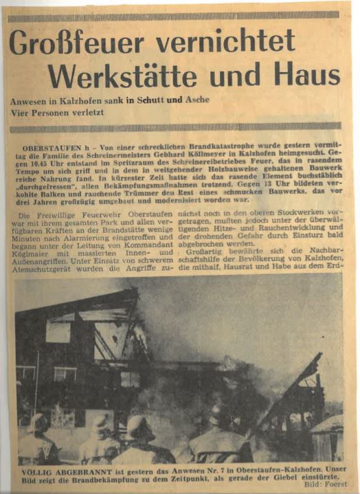 Ein schwarz-weißer Zeitungsartikel über ein Feuer