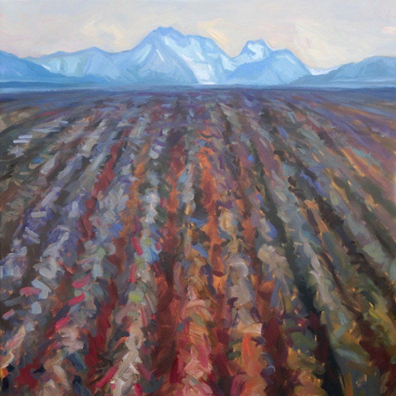 Es ist ein Gemälde eines Feldes mit Bergen im Hintergrund.