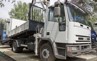 Camion con cassone ribaltabile