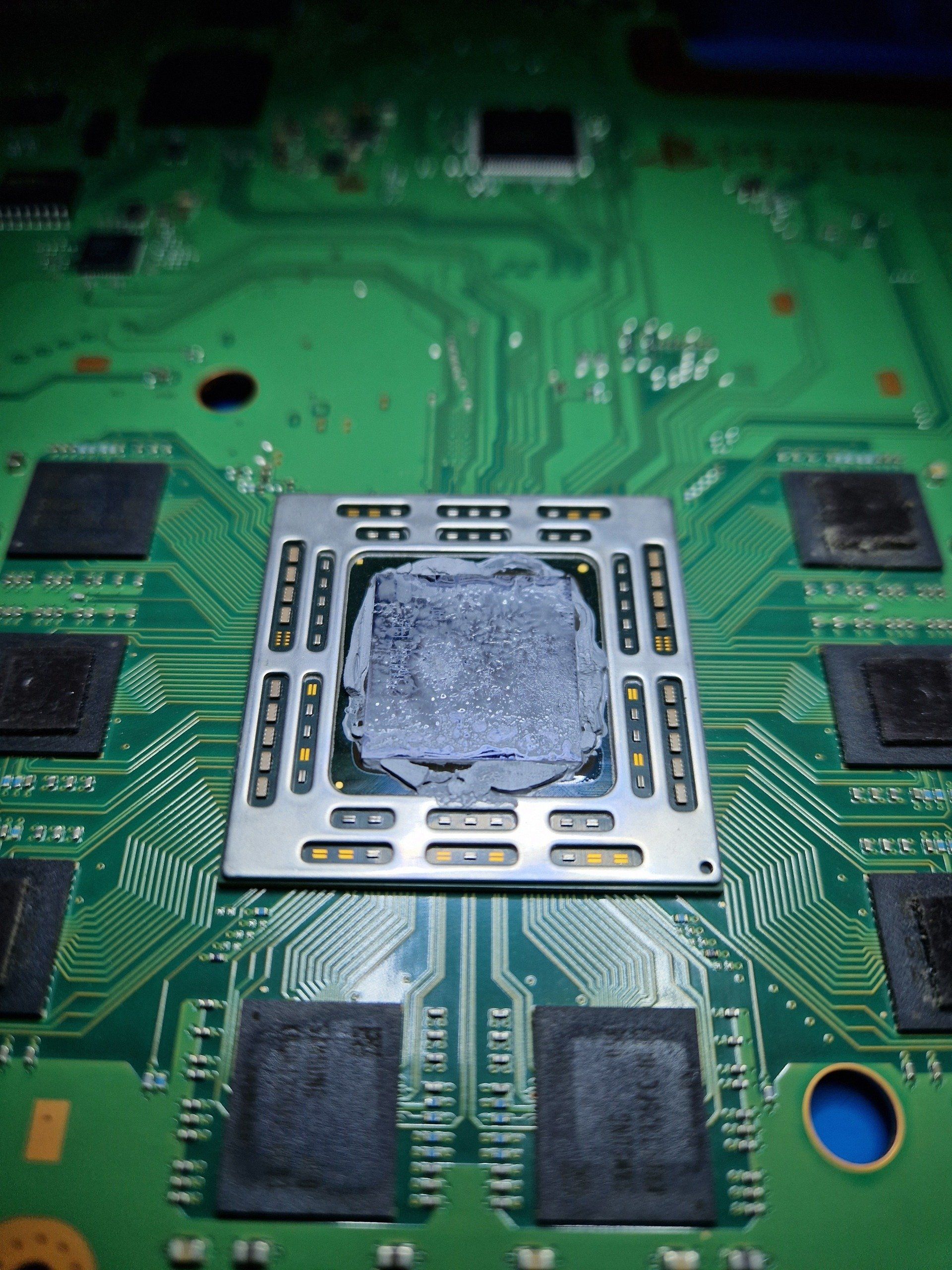 Playstation 4 Slim koelpasta vervangen