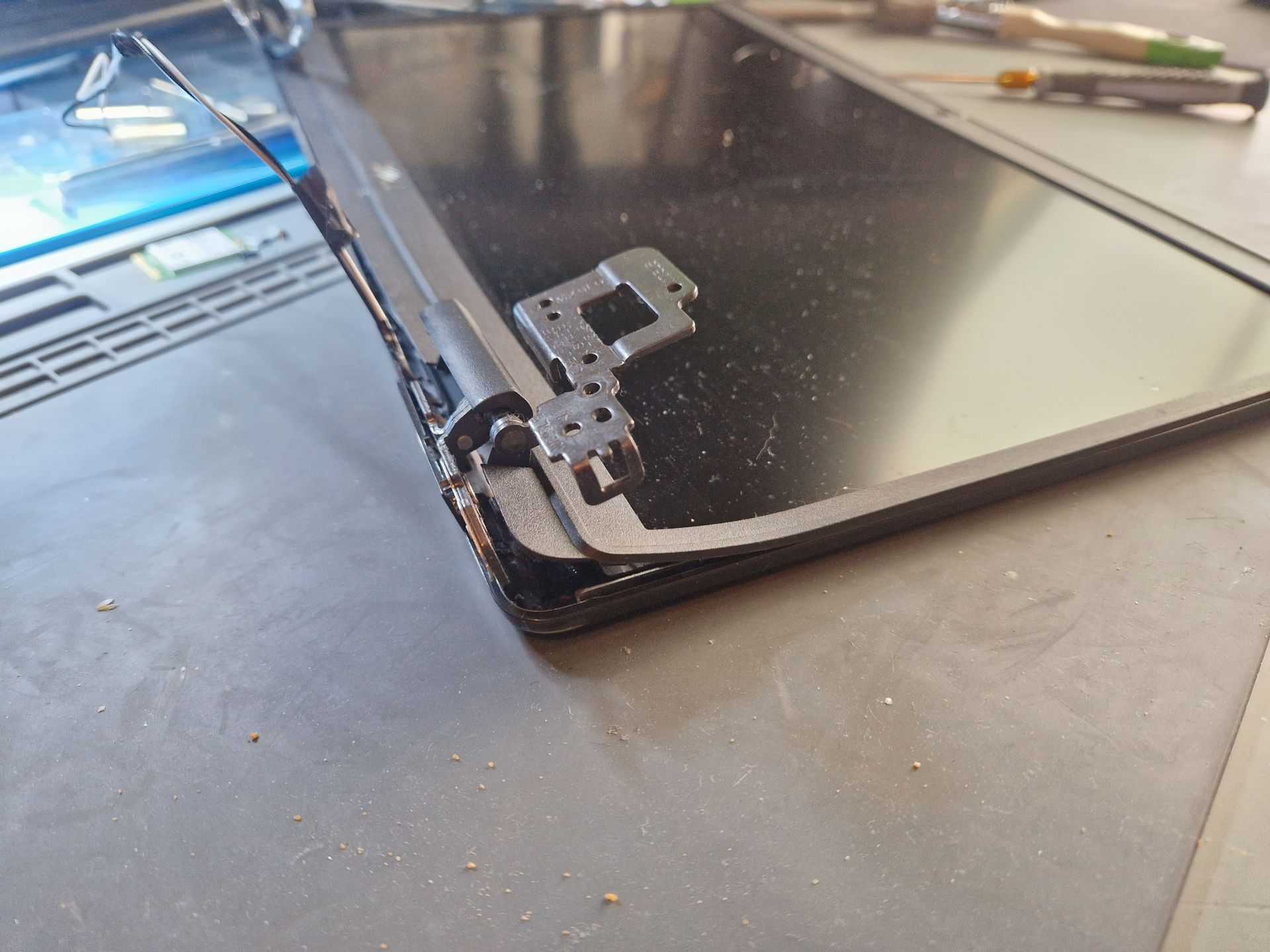 Dell Laptop Scharnier Reparatie