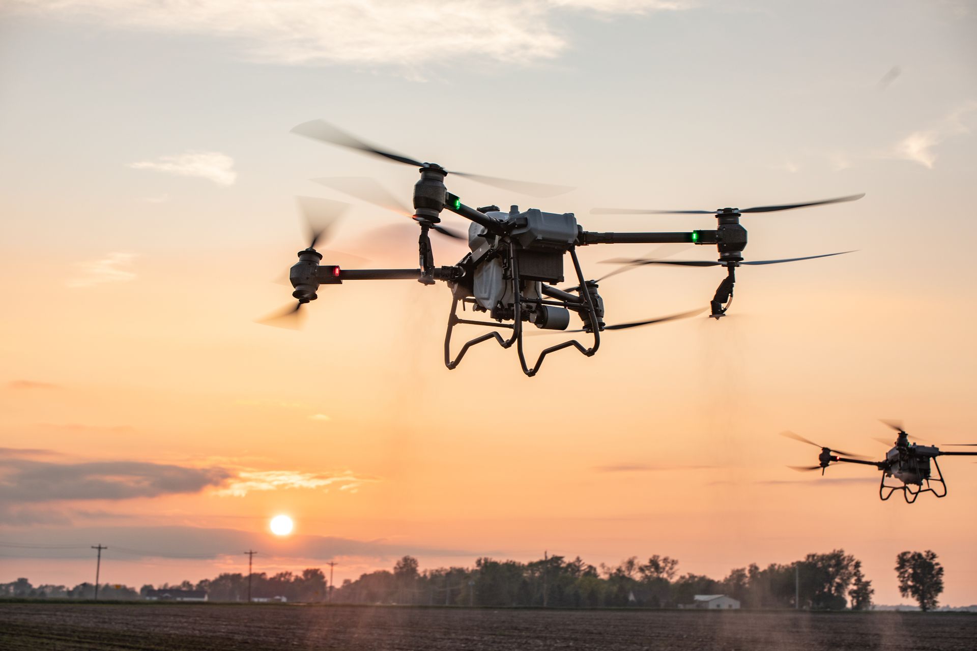 Rantizo operators in our spray service hub locations to swarm up to 3 drones weighing over 55 lbs.