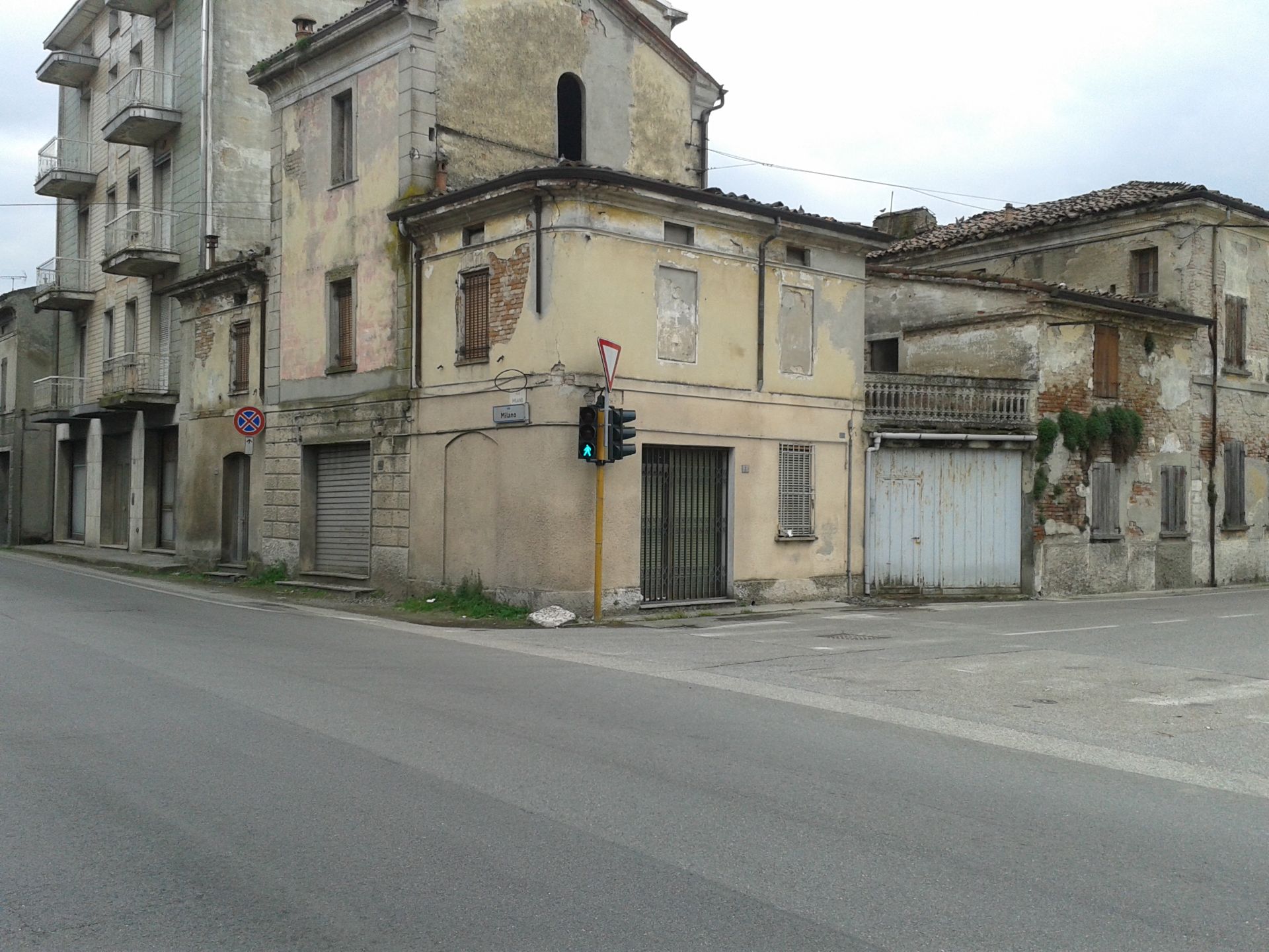 Rudere in attesa di demolizione