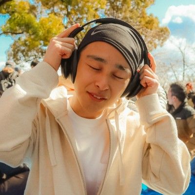 man listening with headphones