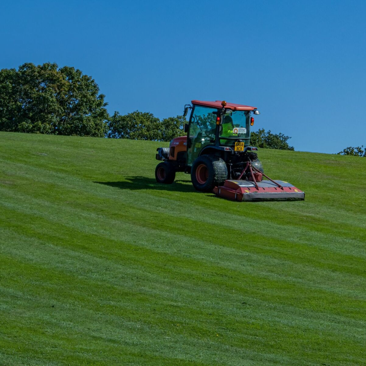Reasons to Use GMCB for Your Grounds Care in Glasgow