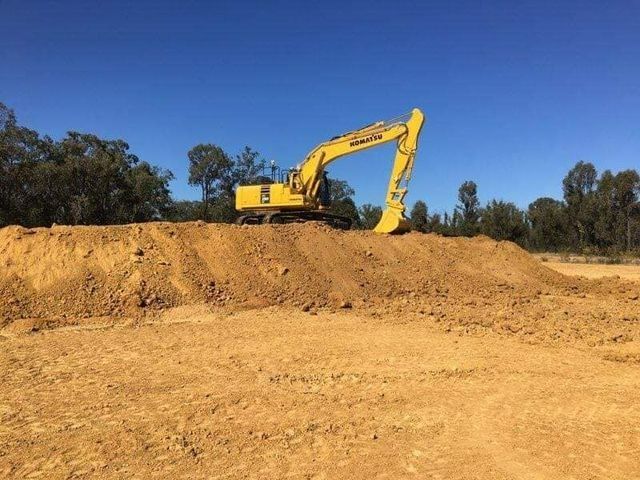 Excavator Digging in the Dirt — Statement of Attainment Port Stephens