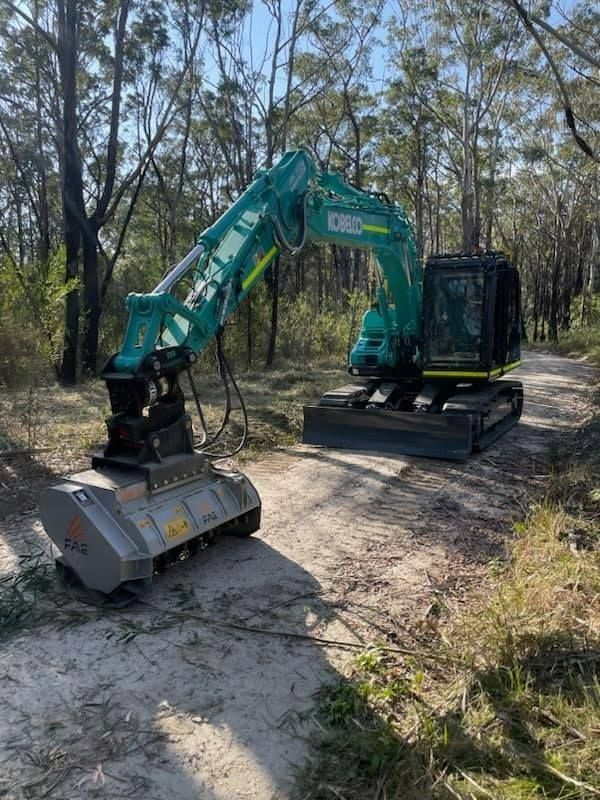 Excavator with Attachments — Statement of Attainment Tamworth