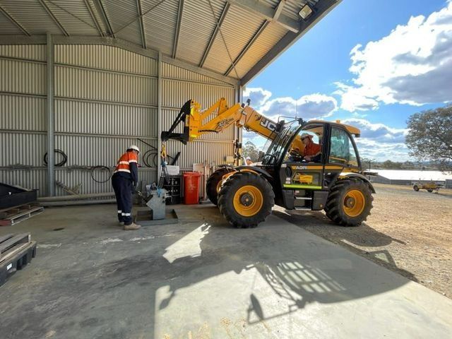 Trainer Assisting Machinery Operator — Verification of Competency Central Coast