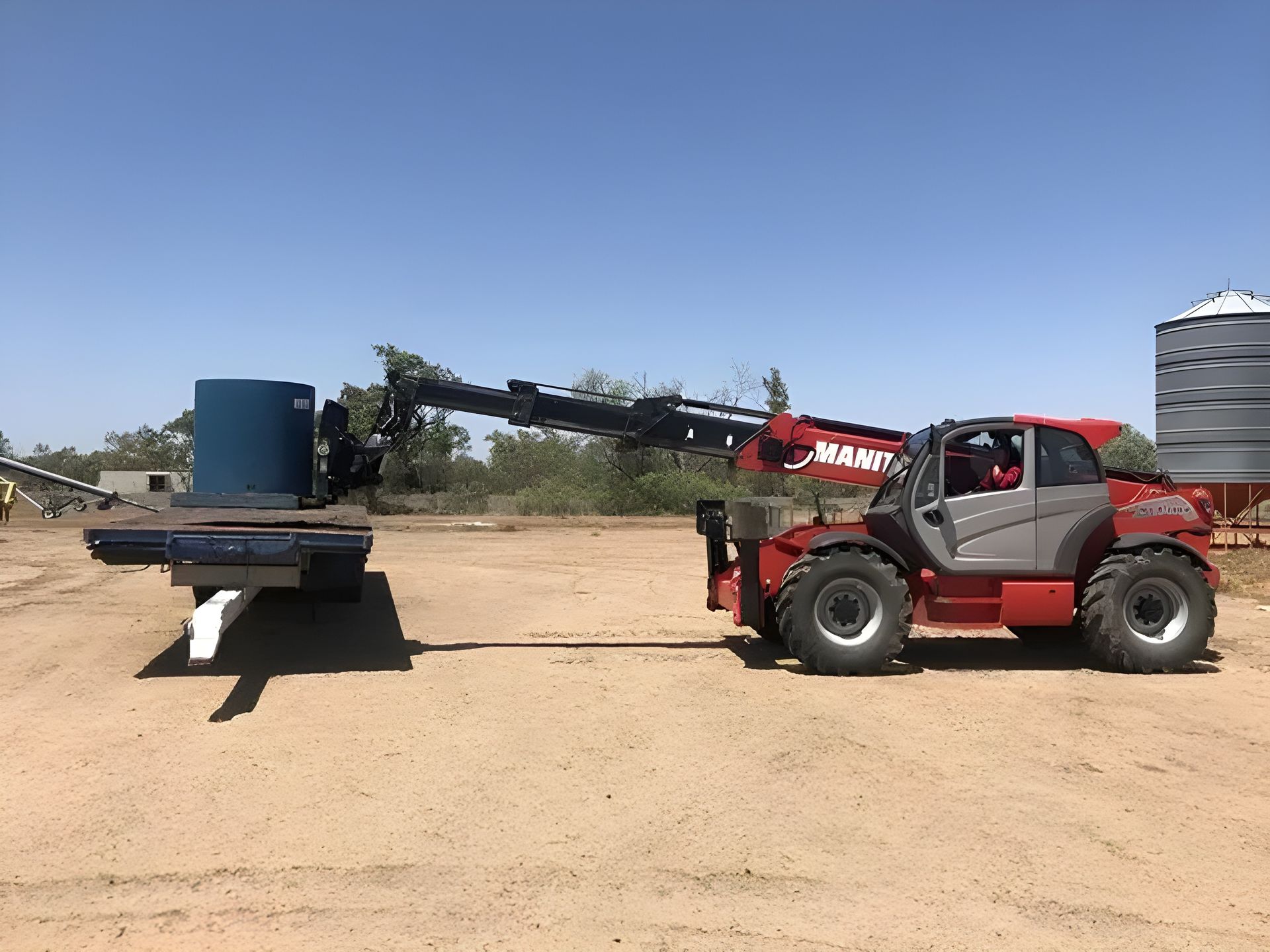 Forklift Loading the Truck — Plant Operator Courses Muswellbrook