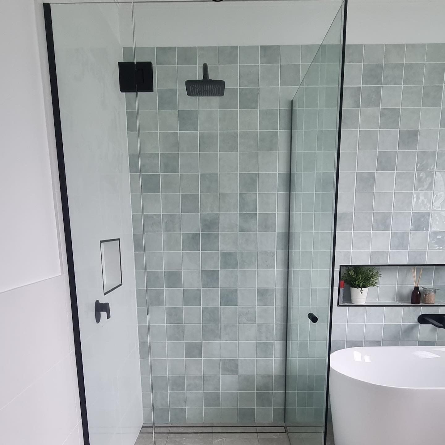 Modern Bathroom With Shower Screens