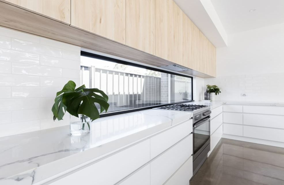 Modern Luxury Kitchen With Glass Splashback