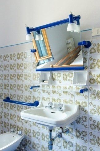 bagno della struttura assistenziale per la terza età
