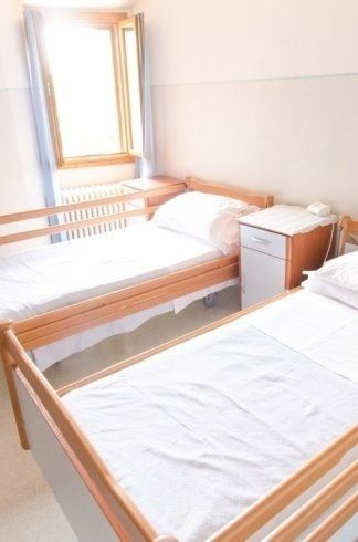 camera doppia per anziani della casa di riposo