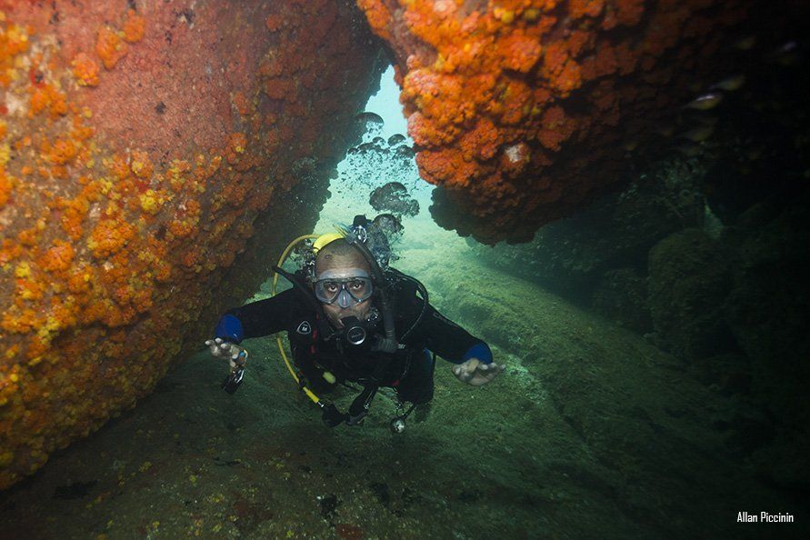Mergulhador em Angra dos Reis-RJ na base da Toca do Mergulhador/Aquamaster