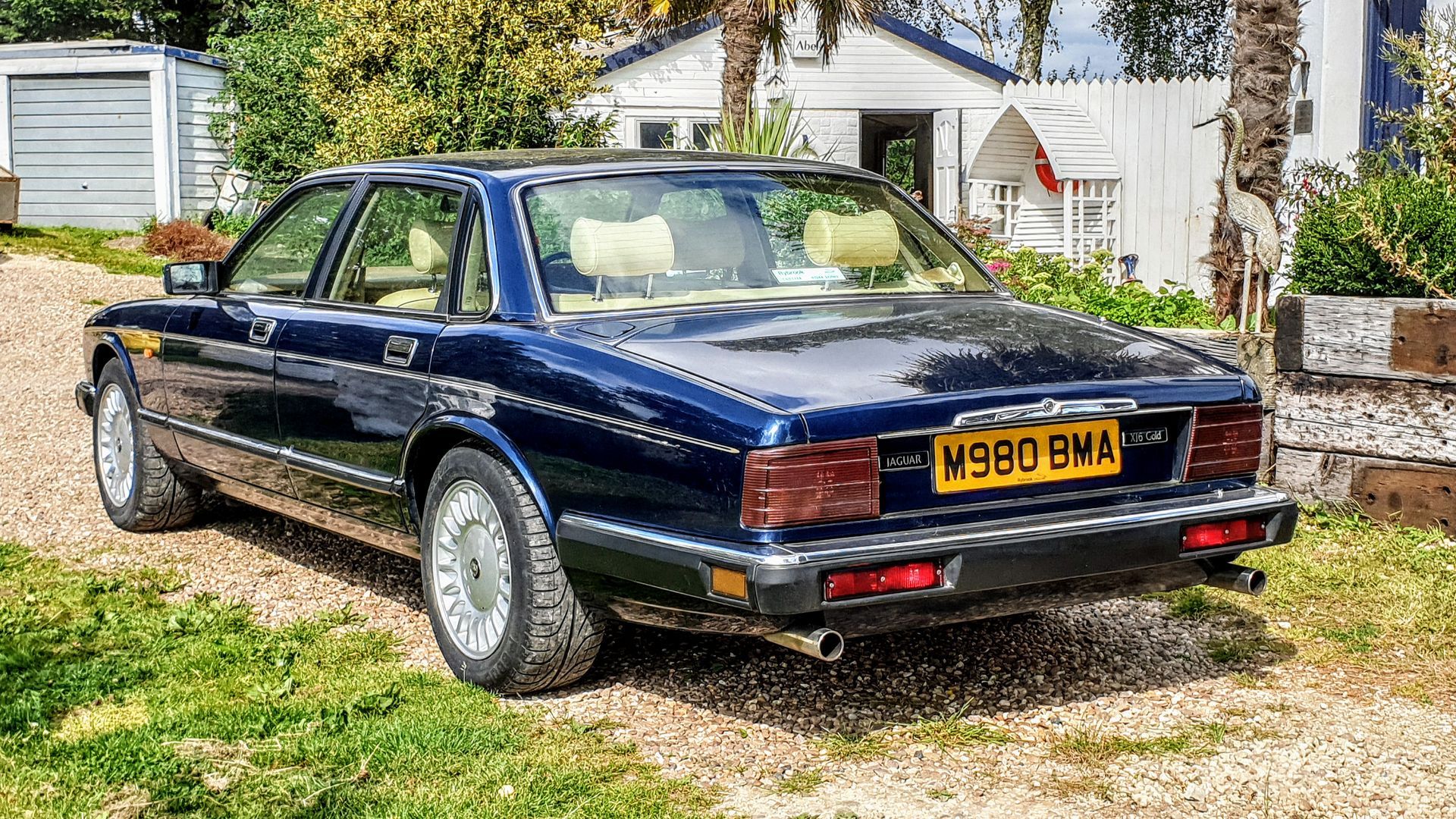 Jaguar XJ Gold