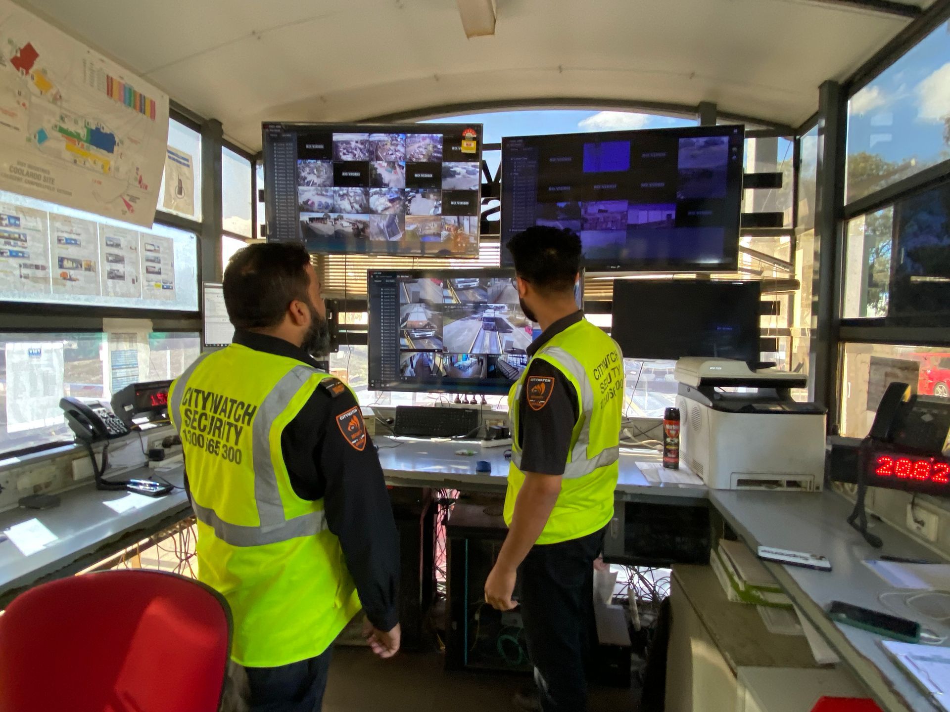 Two CCTV surveillance professionals in Melbourne