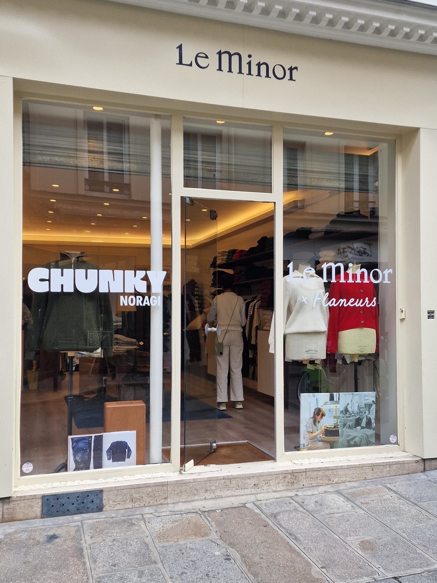 Adhésif découpé signalétique de bureau