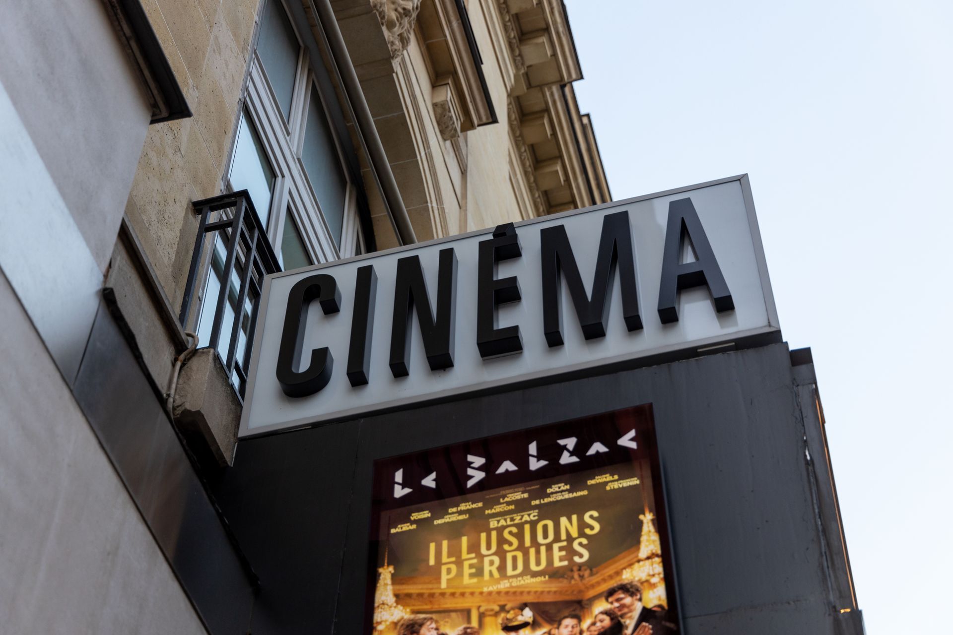 Lettres découpées en komadur laqué