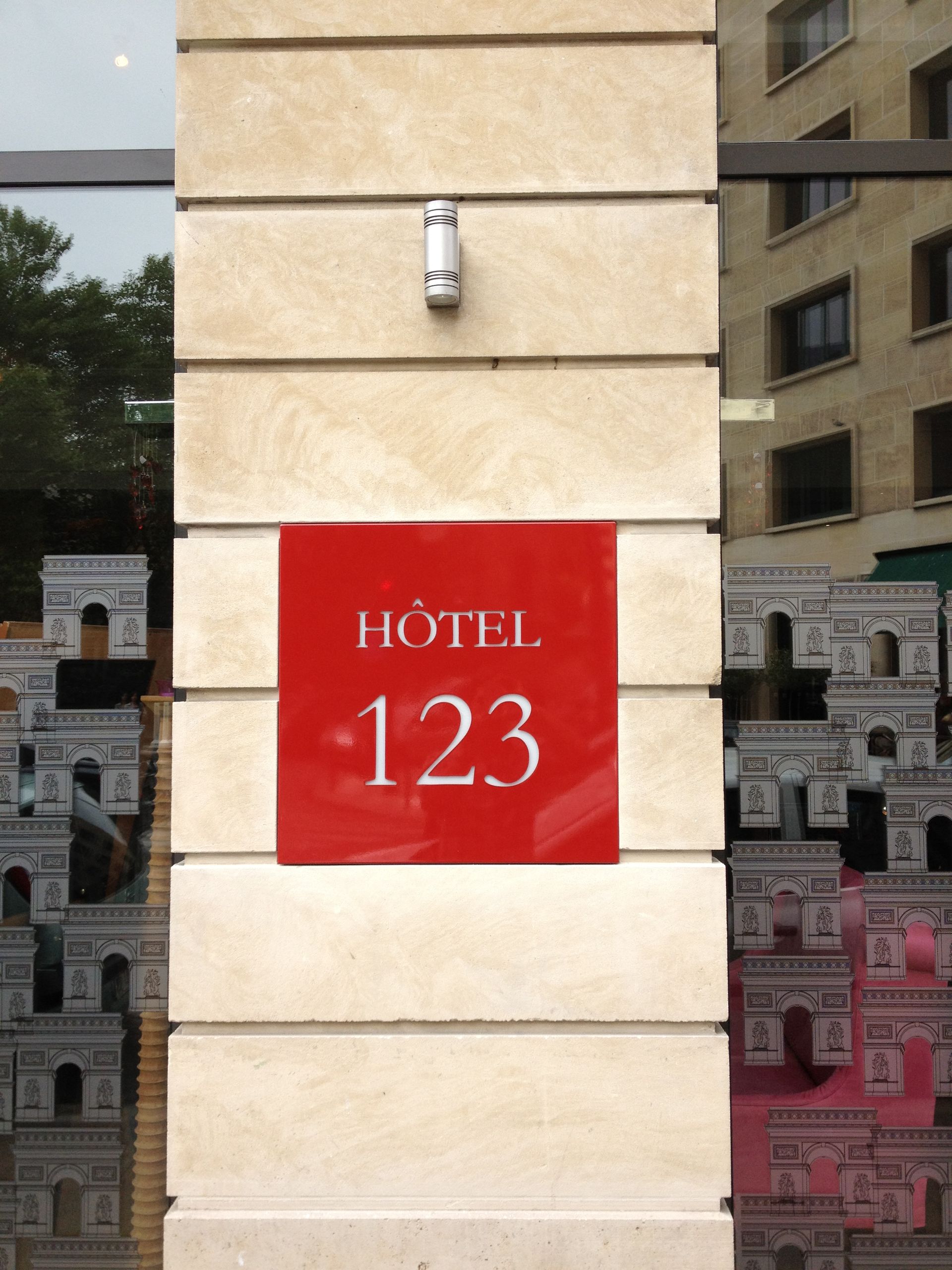 Plaque en laiton poli verni signaletique