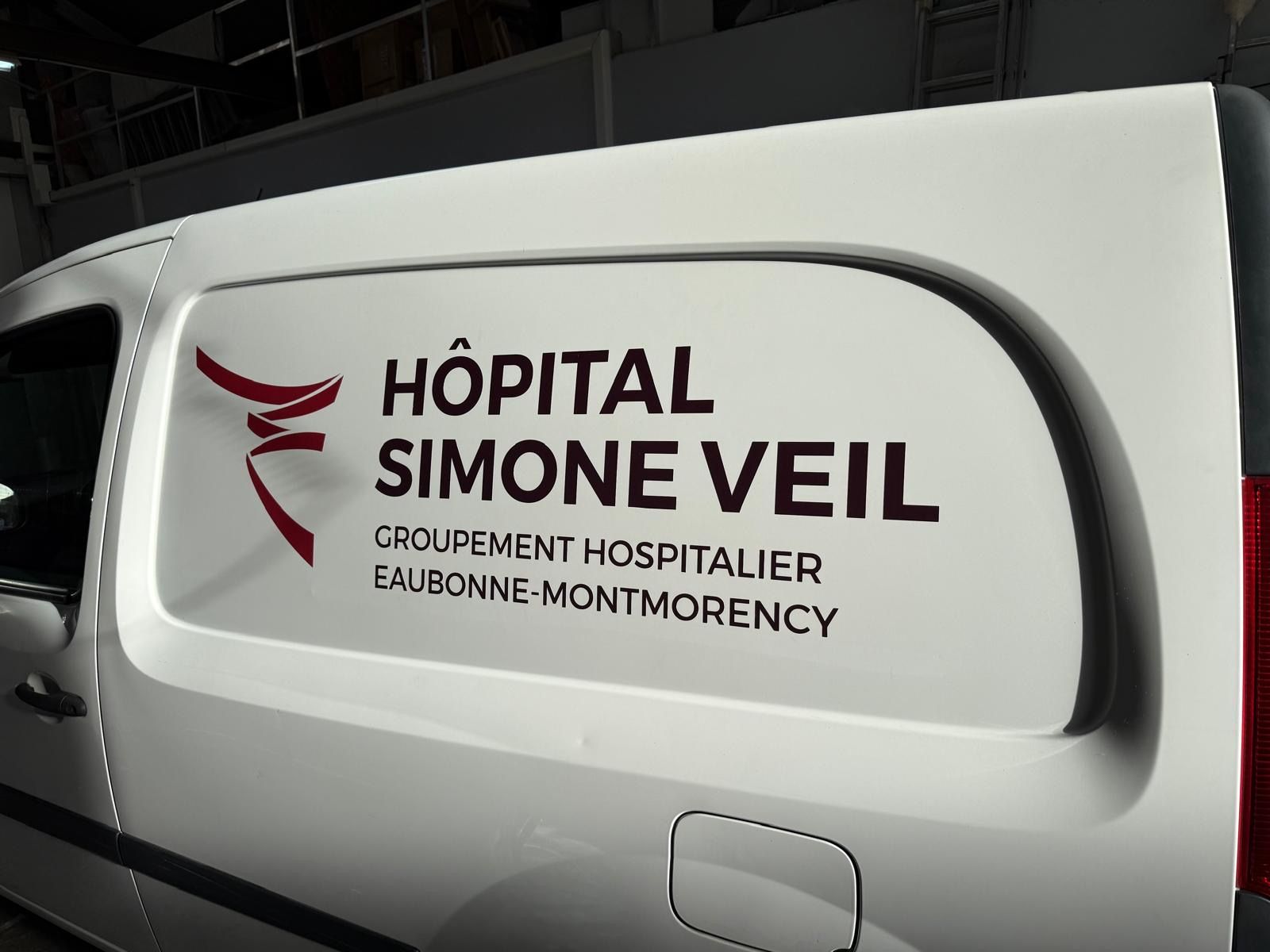 Plaque gravée en plexiglas signaletique