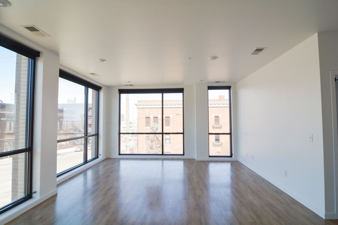 Floor-to-Ceiling Windows
