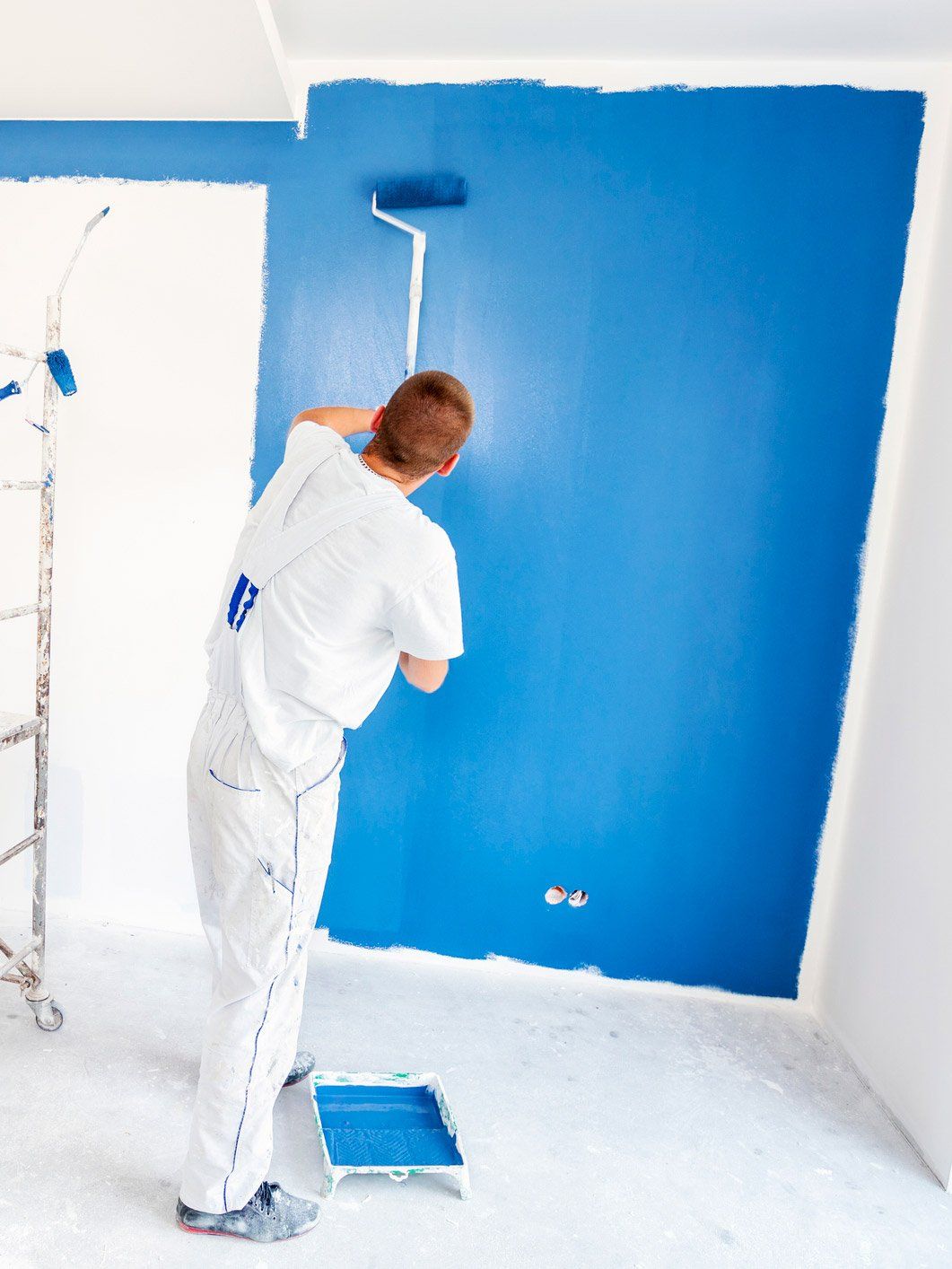 Man Painting Wall — Columbus, OH — Best Painting Jobs