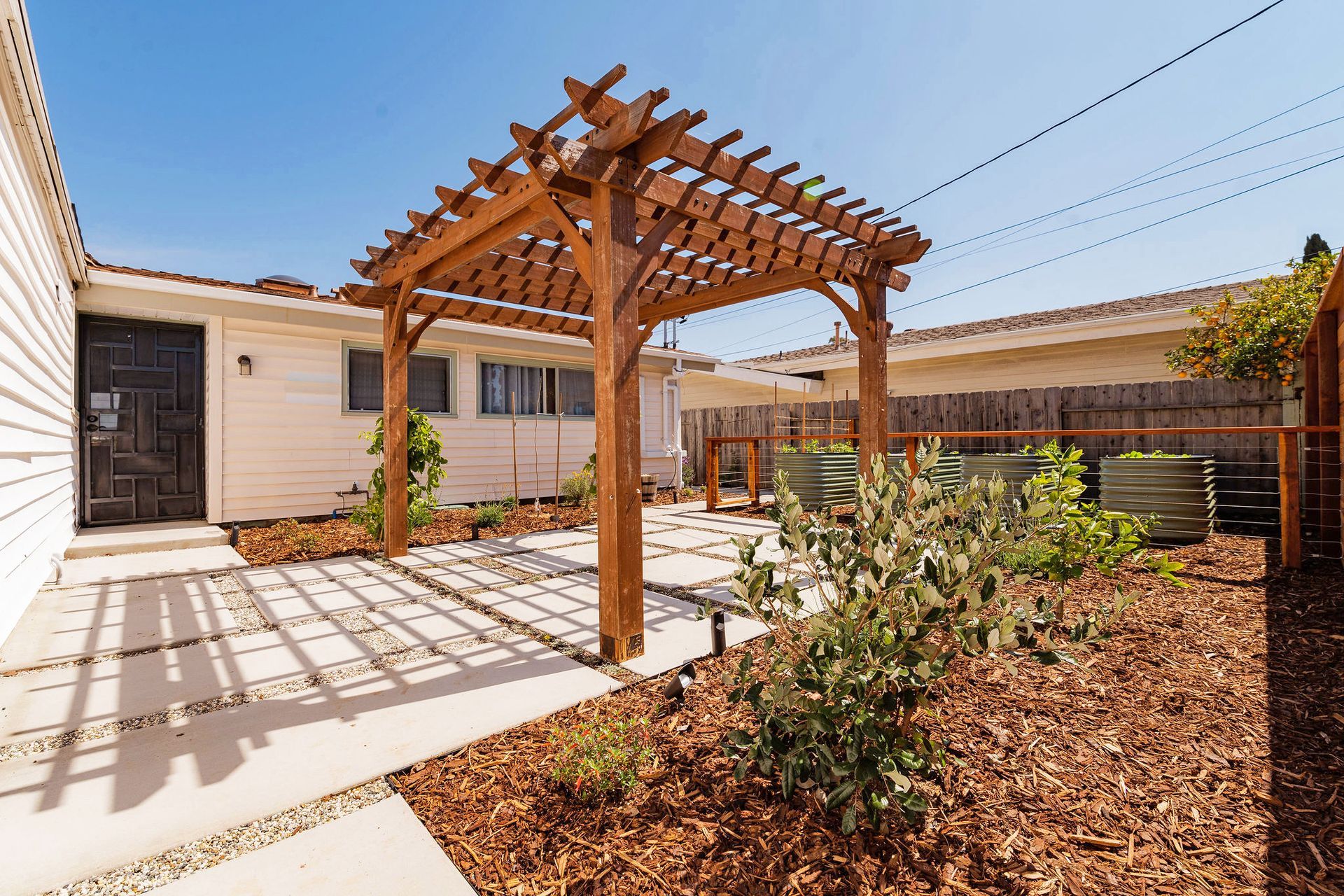 Backyard Landscaping Ideas - San Diego - Drab to Fab