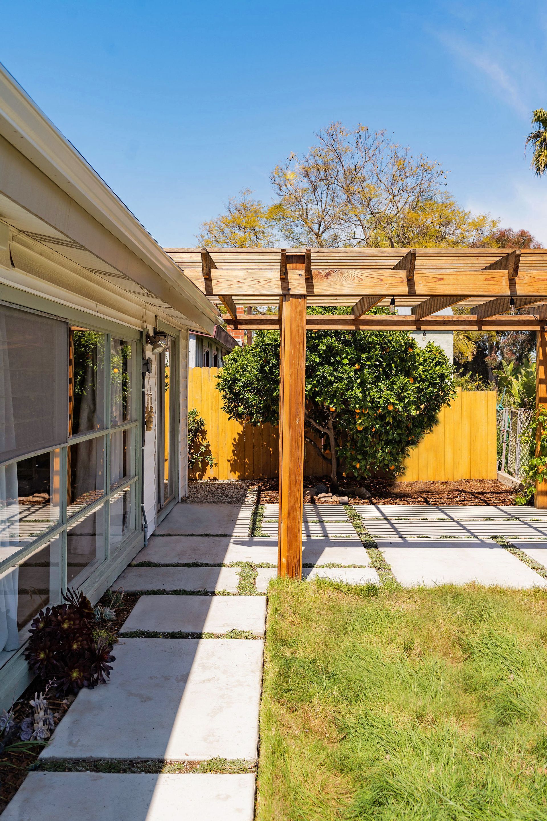 Backyard Landscaping Ideas - San Diego - Drab to Fab