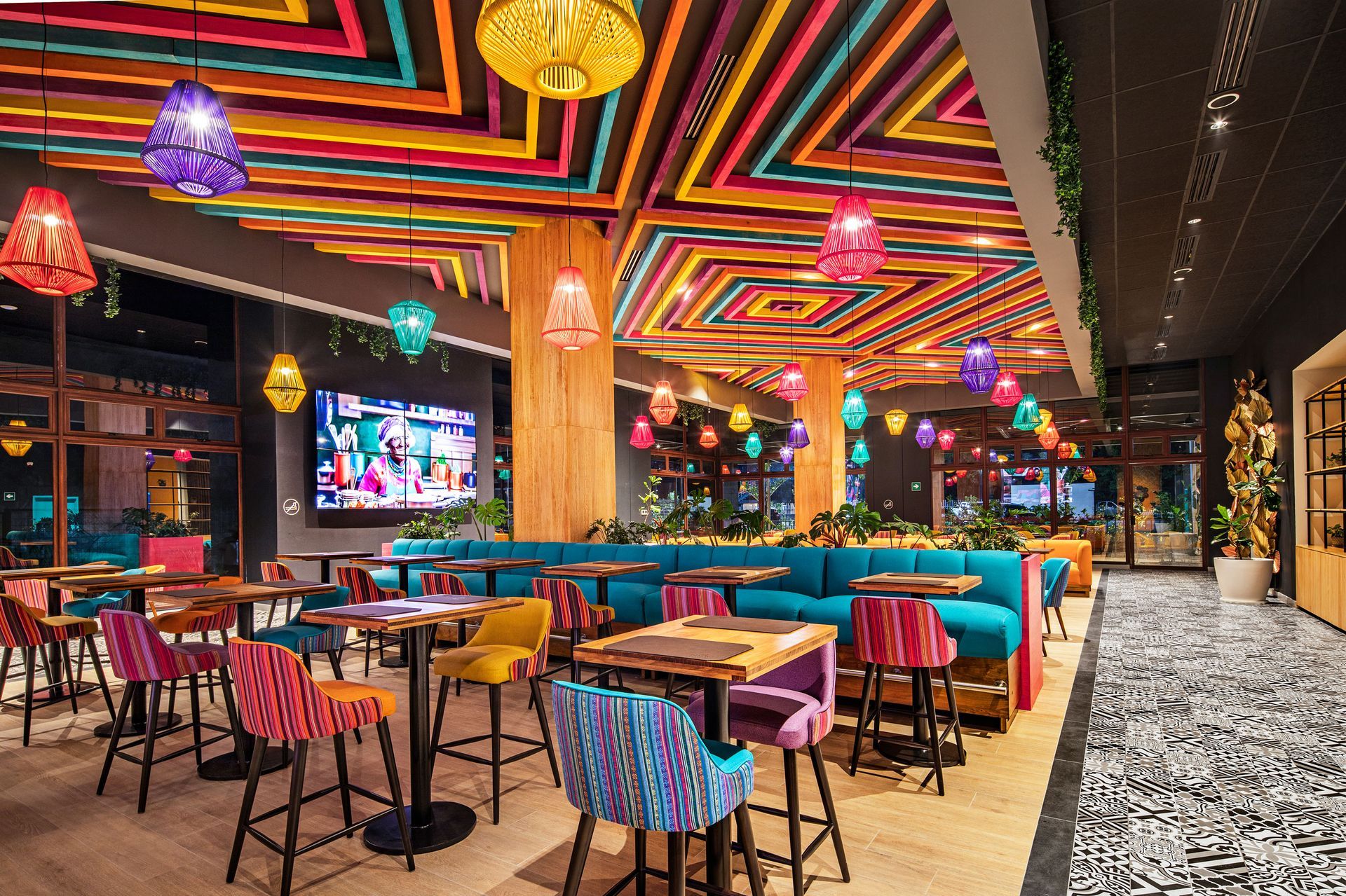 Platos gourmet servidos en el restaurante La Ramona, destacando la calidad culinaria en Santa Lucia Cotzumalguapa