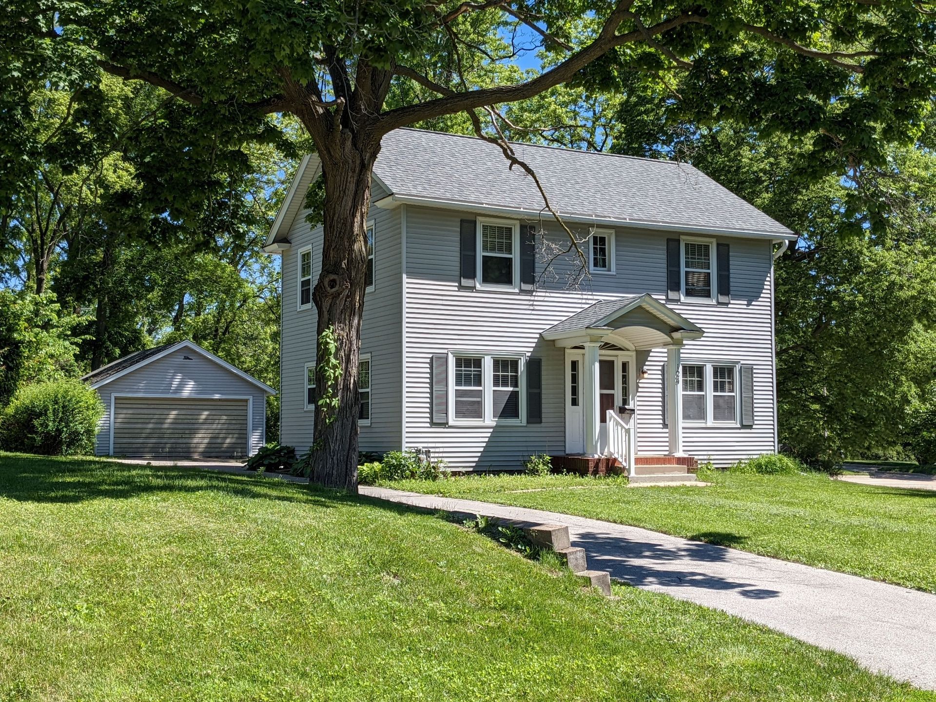 124 Grove