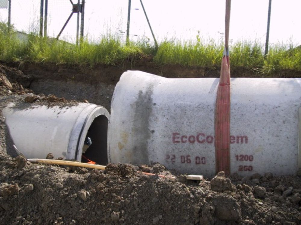 realizzazione di un collettore fognario