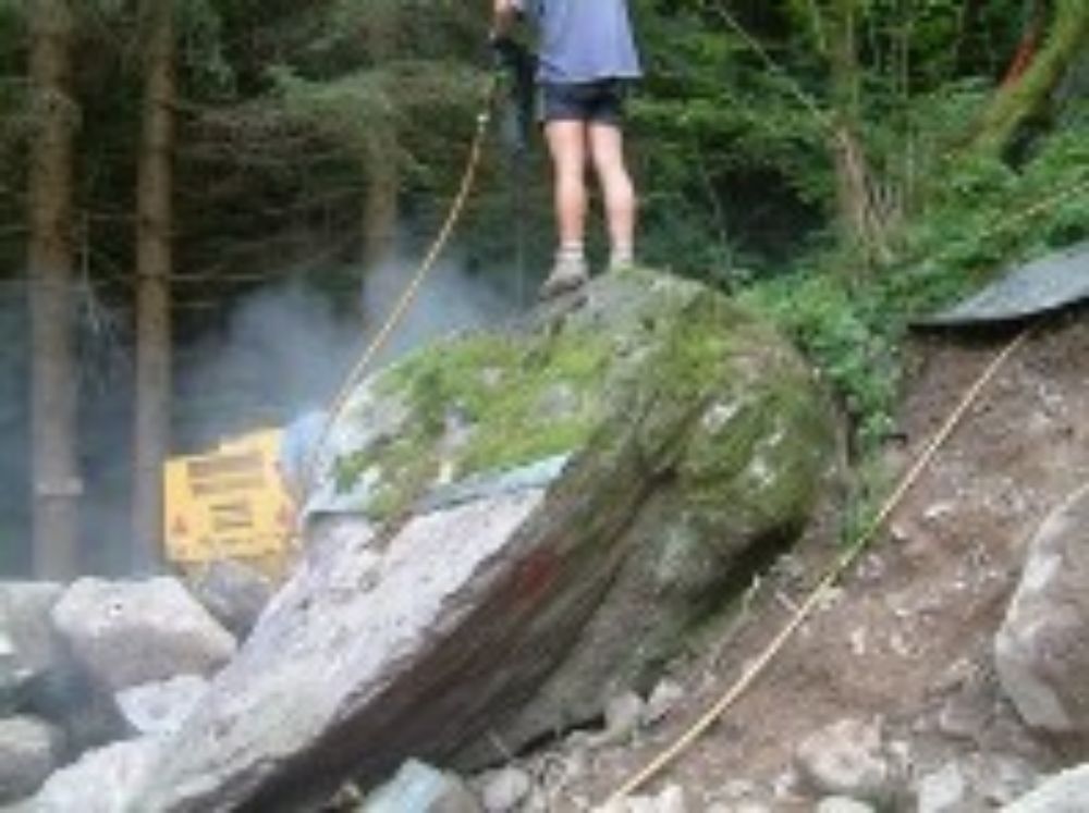 demolizione controllata