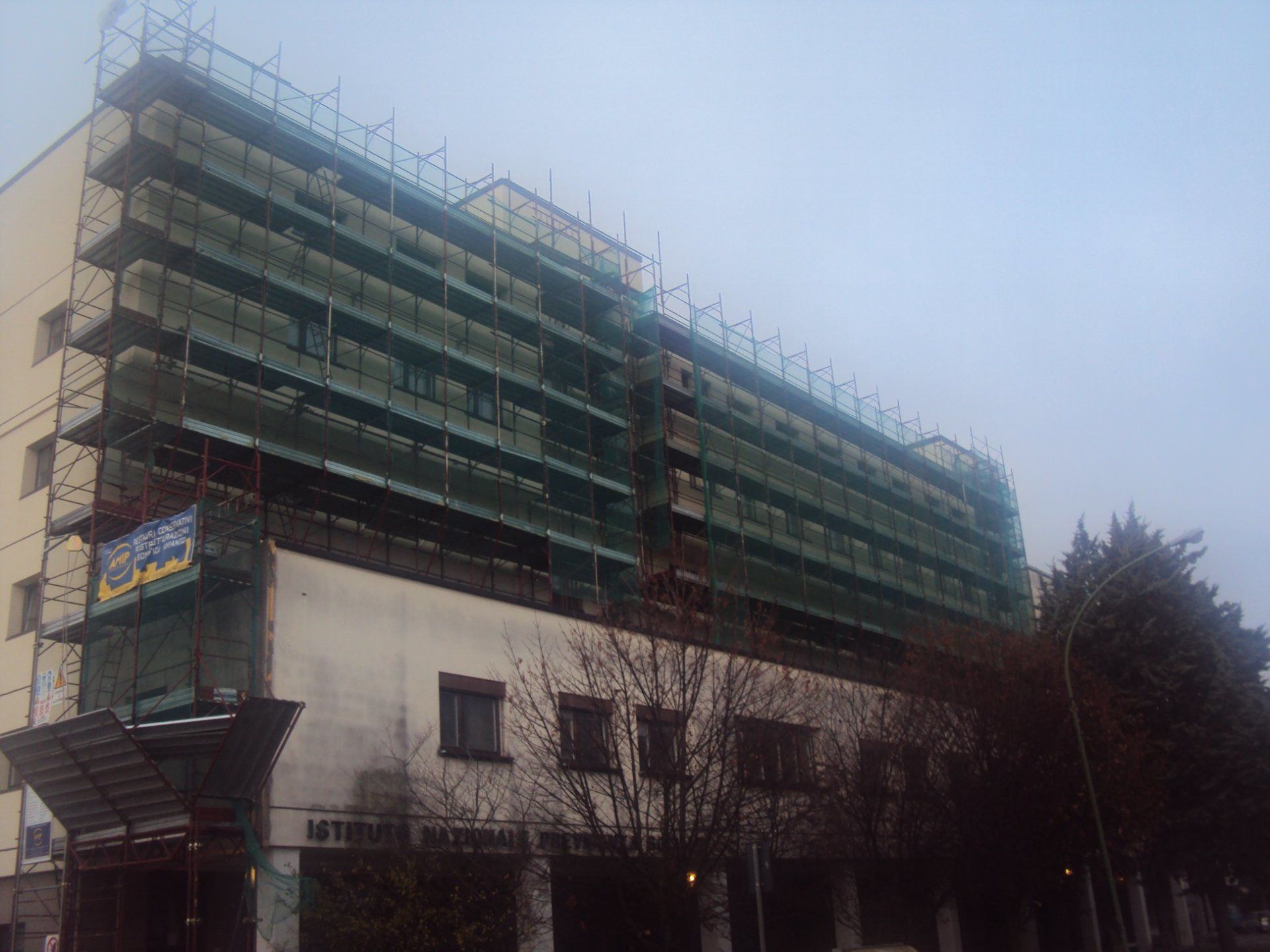 Ponteggio di grandi dimensioni