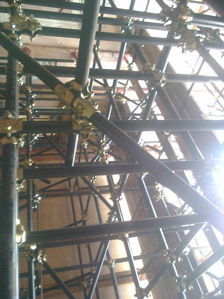 Dettaglio di un ponteggio a tubi giunti