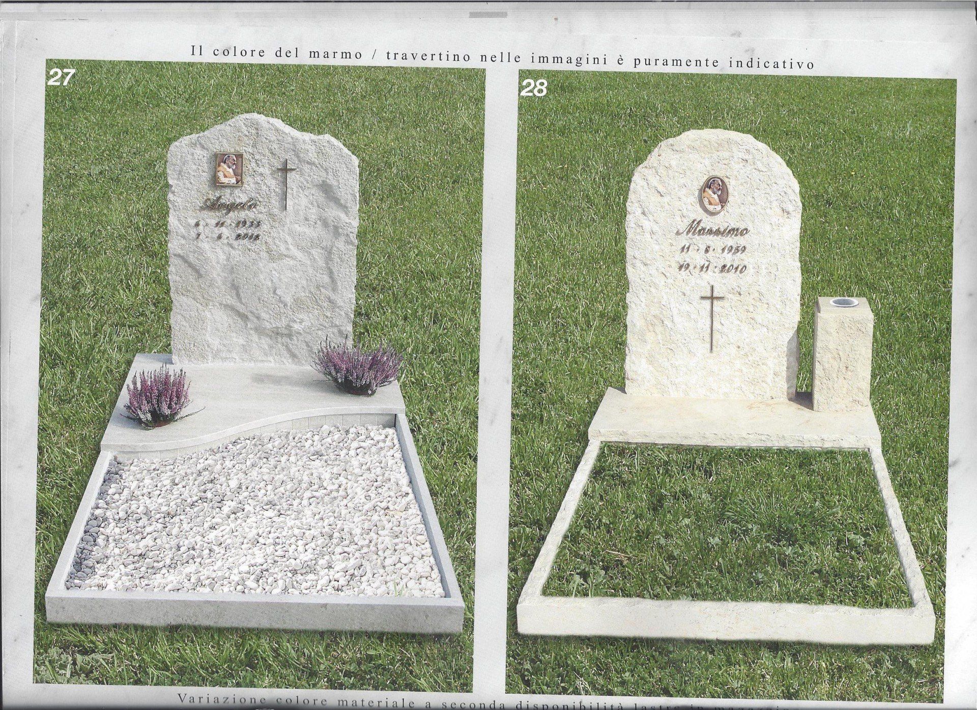 coppia di lapidi in marmo con motivi decorativi