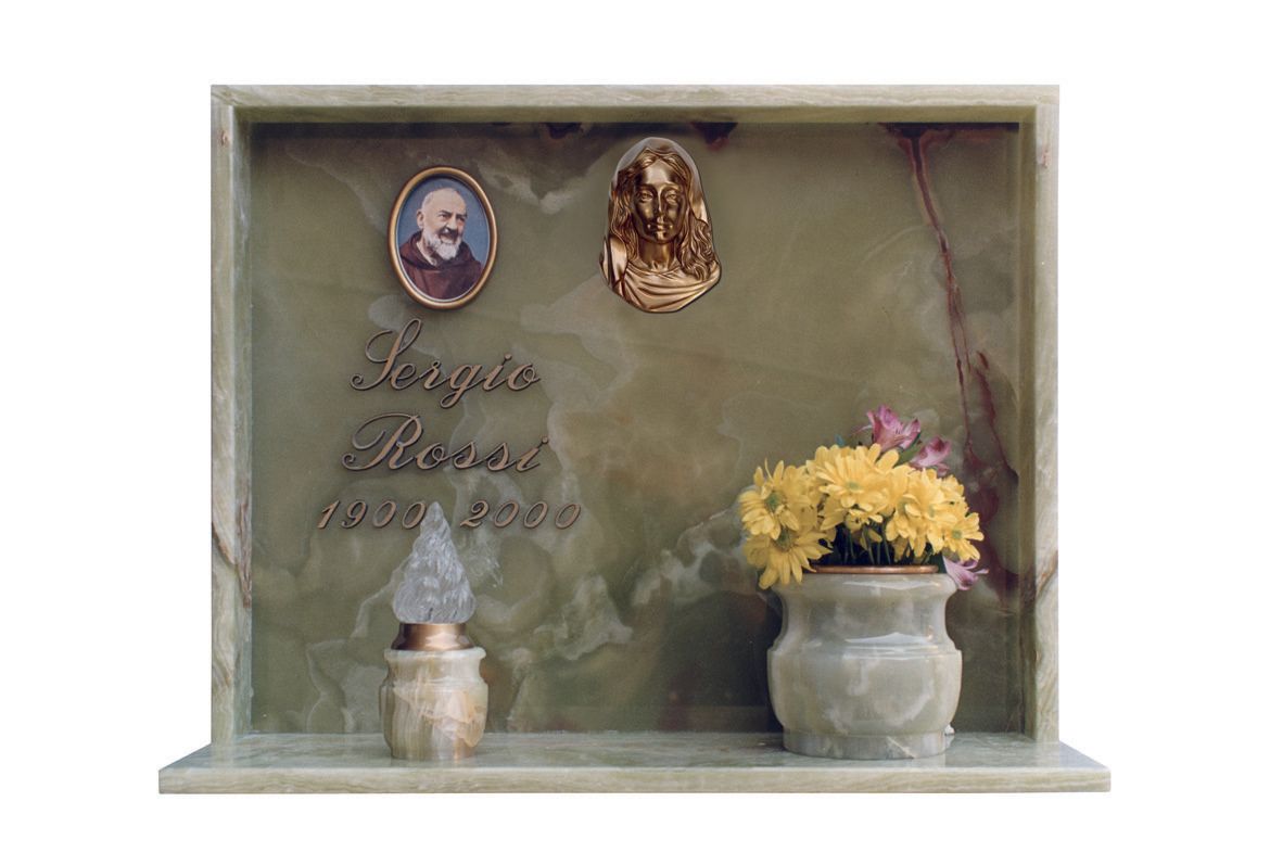 lapide cimiteriale in marmo verde