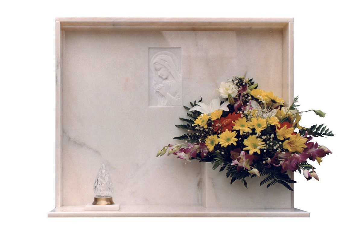 lapide cimiteriale in marmo liscio