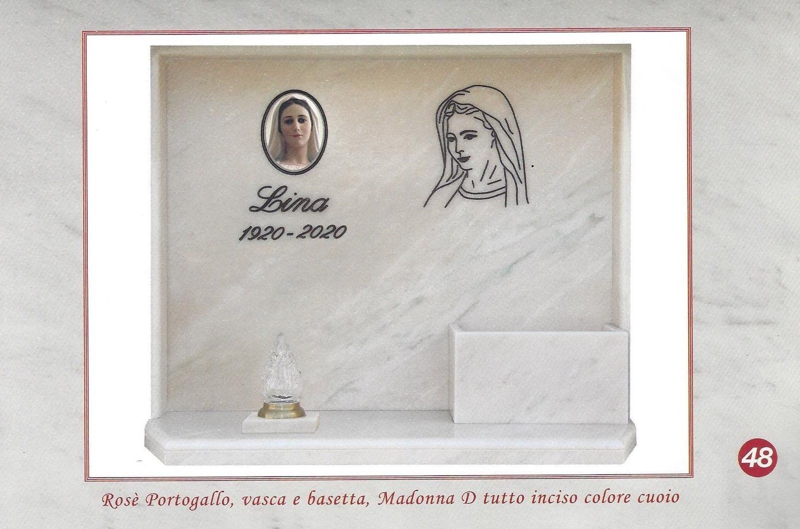 lapide cimiteriale con incisioni colore cuoio