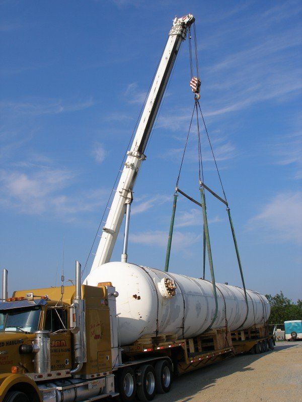 Rigging a 90,000 lb Propane Tank In Riverhead