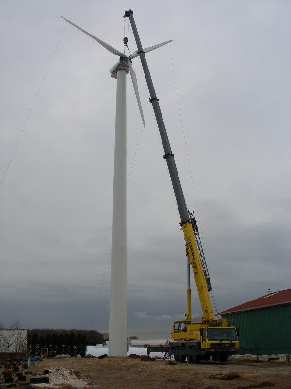 100 Ton Grove Assembling A Wind Turbine In Southold