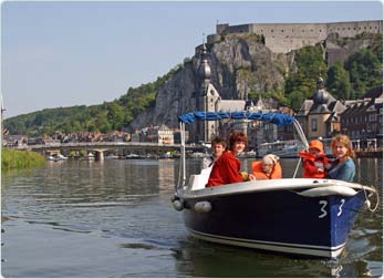 bootje varen op de lesse en maas zonder rijbewijs ardennen