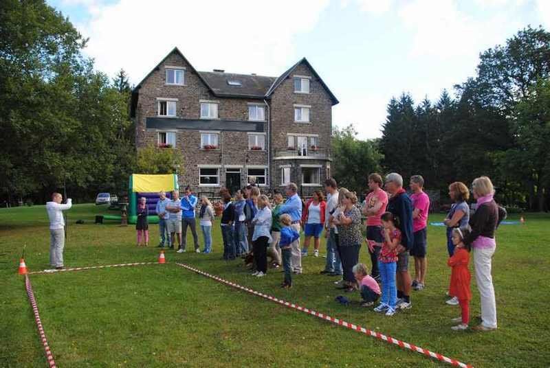 Bij groepsvilla nabij La Roche Ardenne