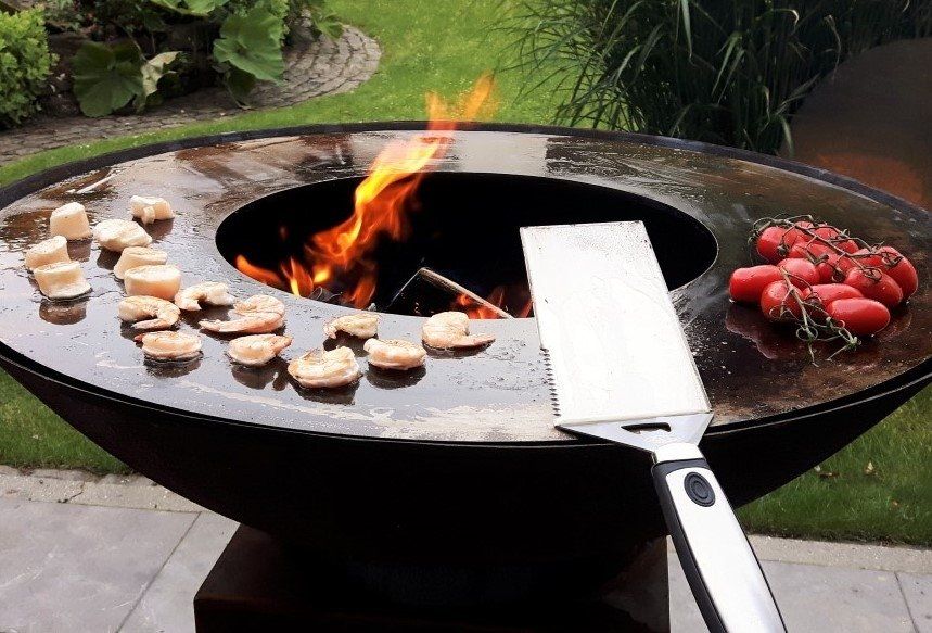 grillring bakplaat op vuurschaal houtgestookt op locatie in de ardennen