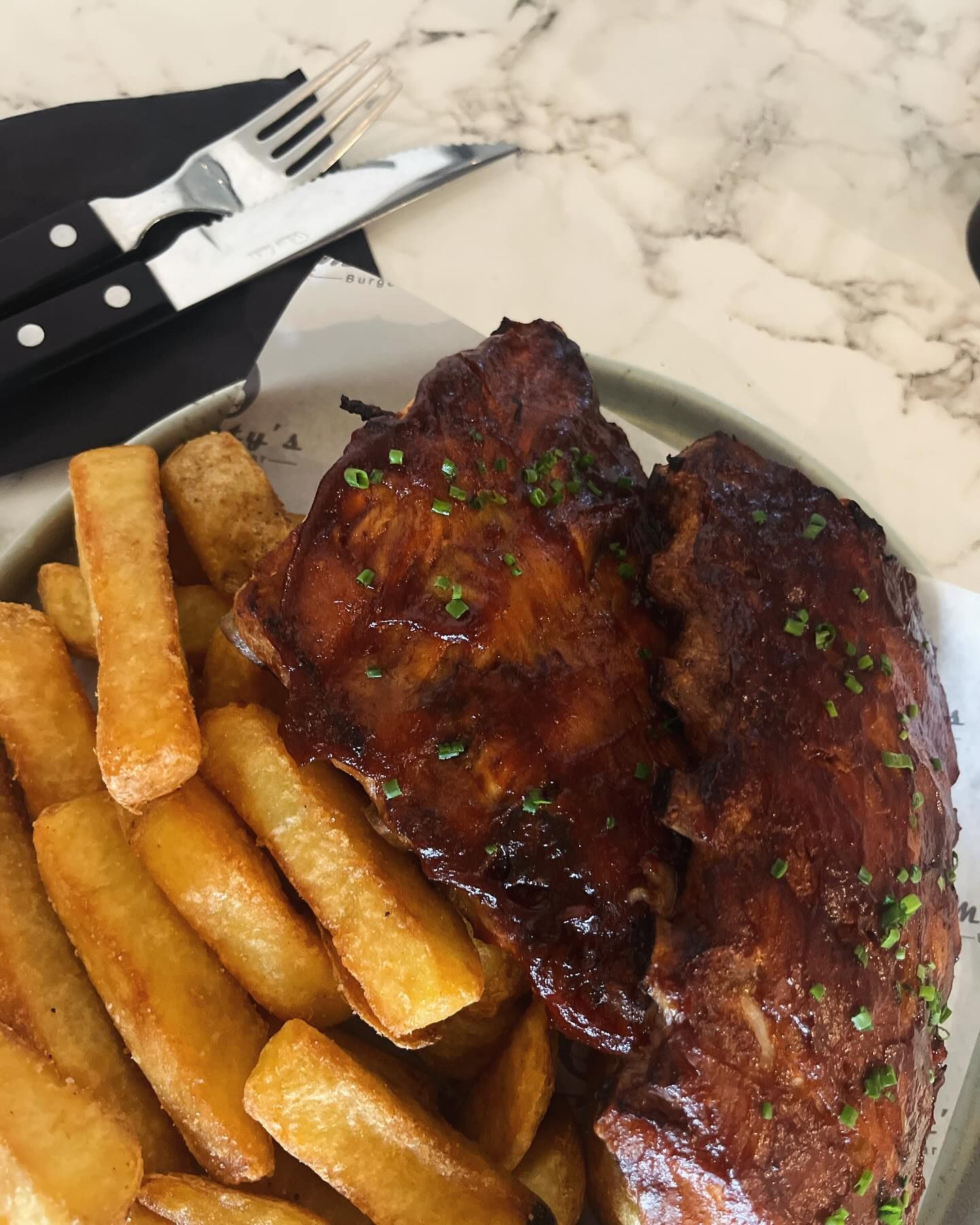Montys_Burger_Bar