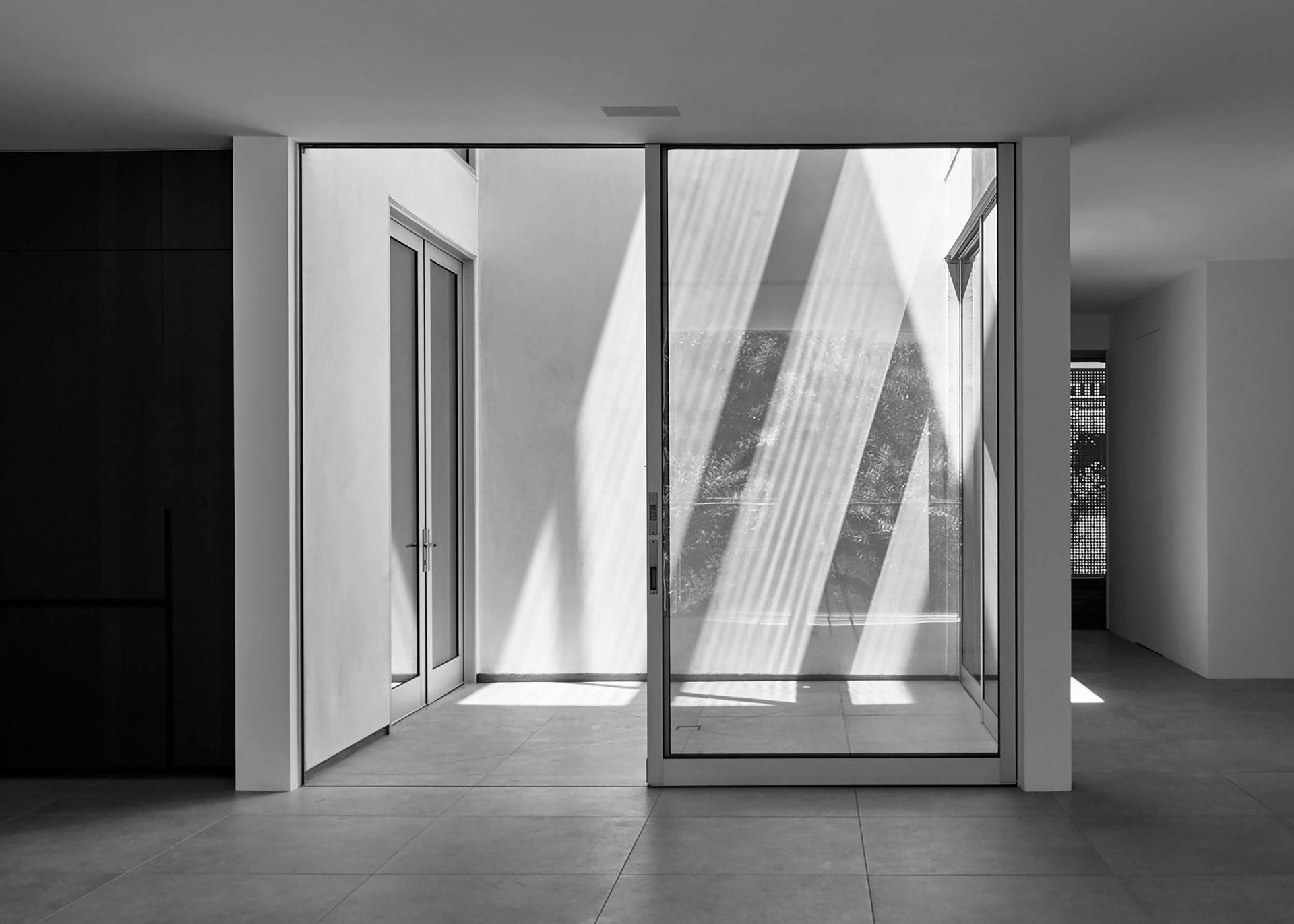 Asteras Sliding Glass Door Photo