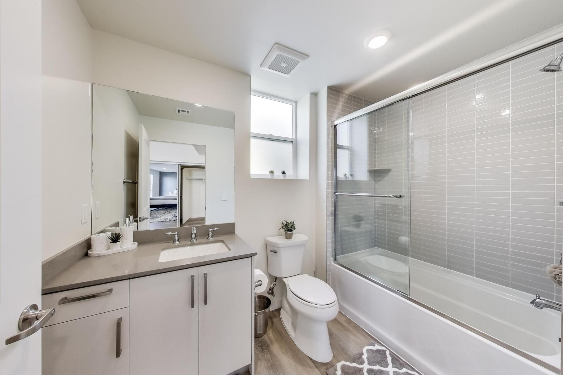 The Burbank Bathroom Photo