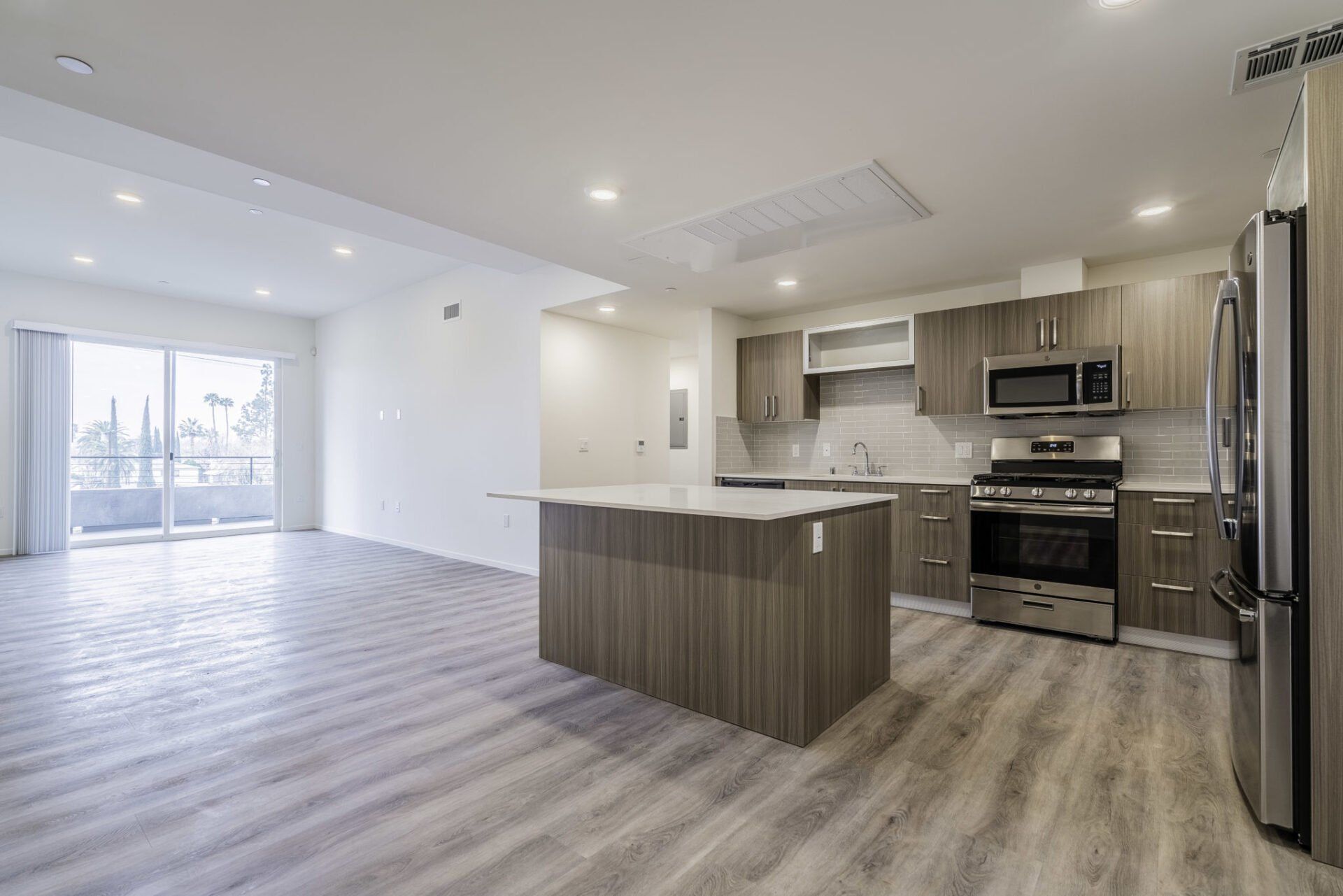 The Fair Kitchen Photo With Island Counter